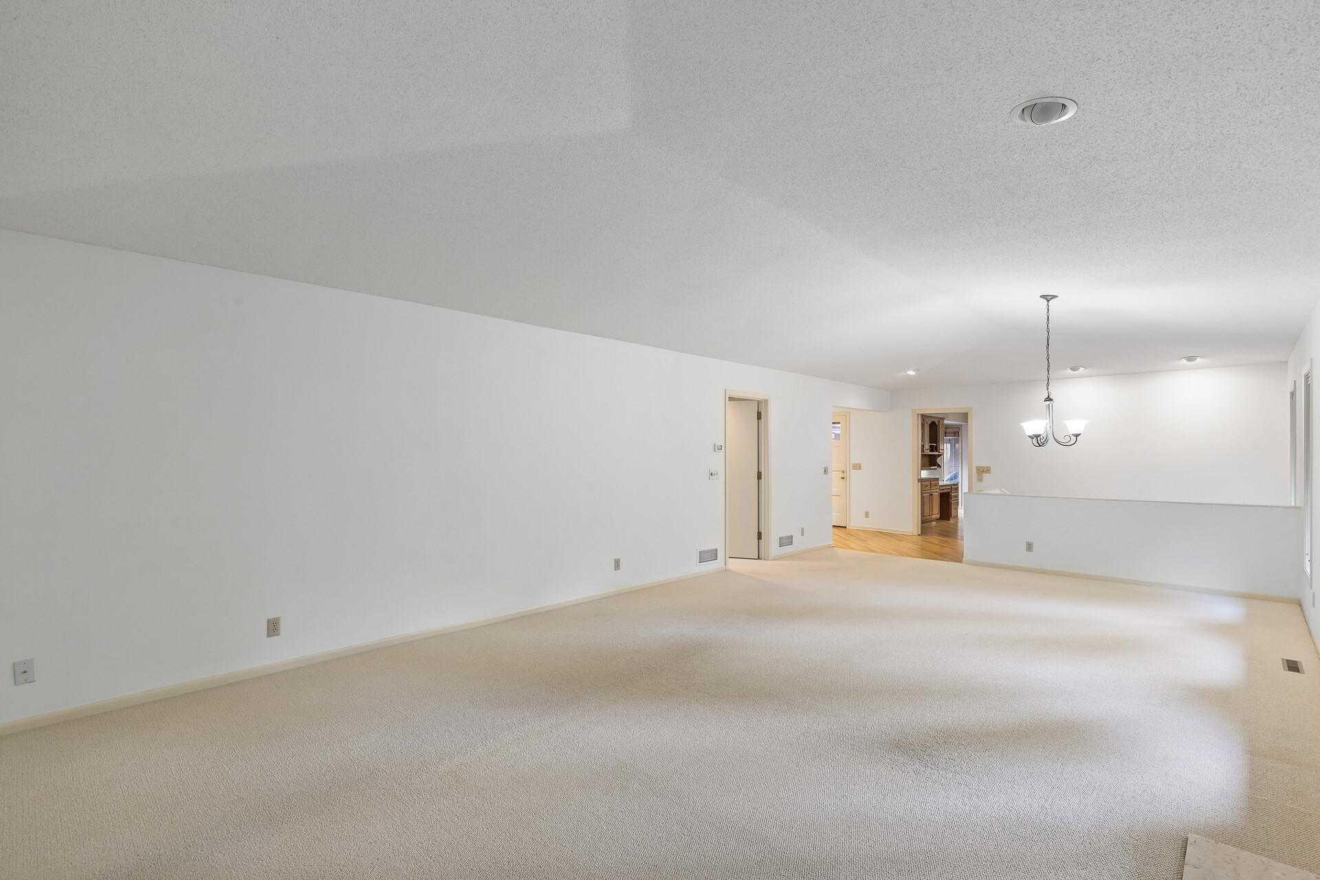 2430 Robin Oak Ridge Minnetonka, MN 55305 - Photo 8 of 32