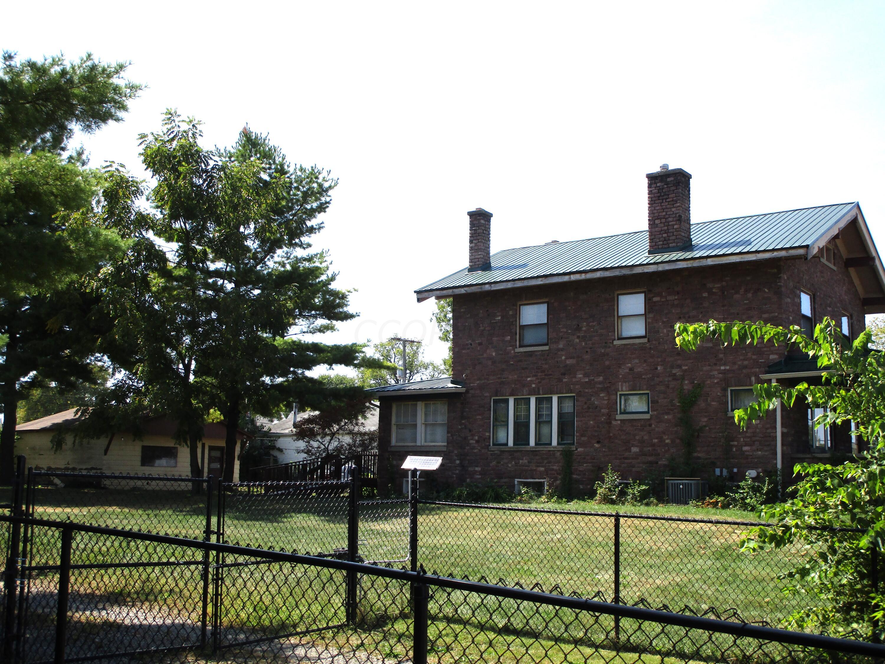 1311 Kenton Street Springfield, OH 45505 - Photo 4 of 42 Side View See Aluminum Roof