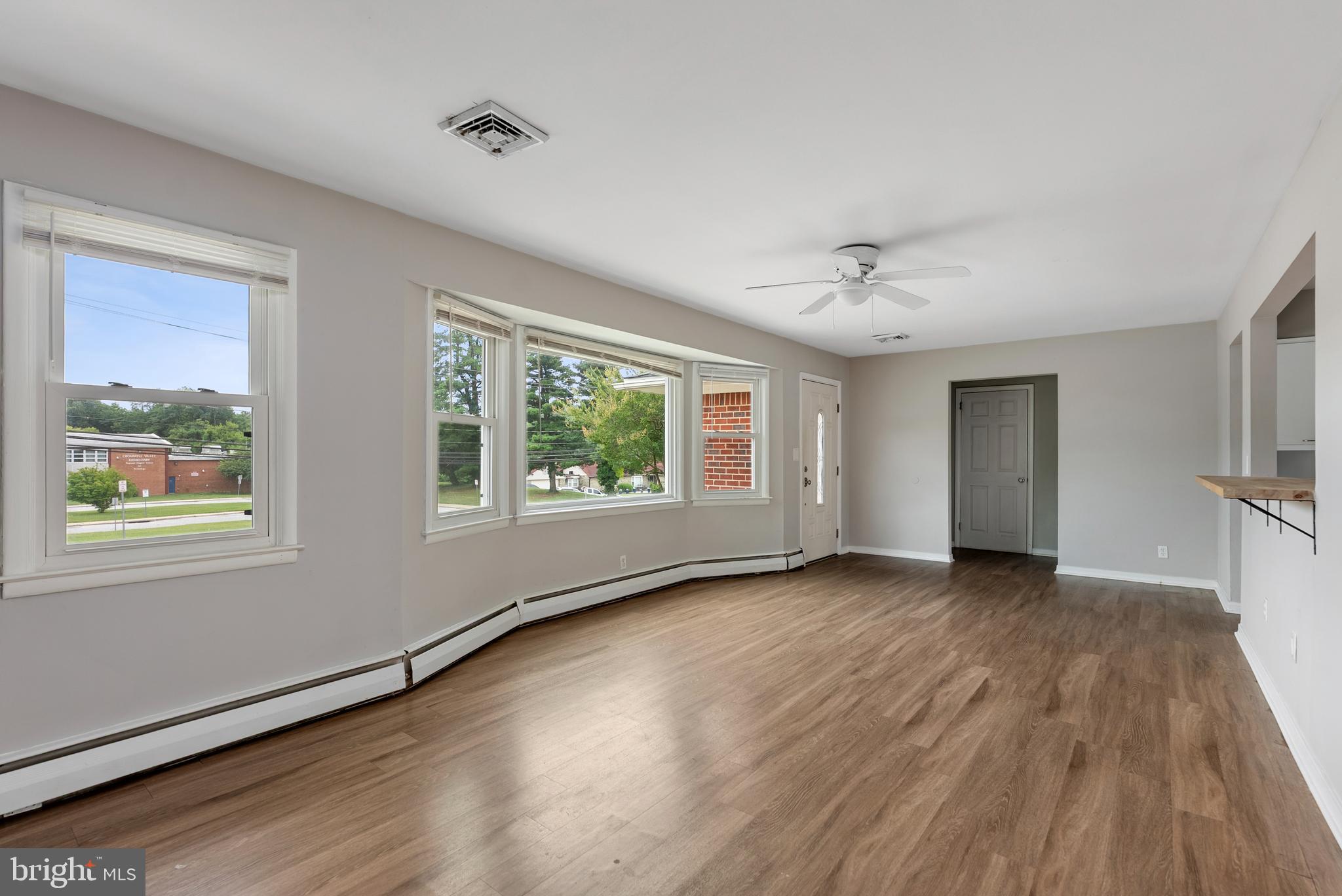 816 Providence Road Towson, MD 21286 - Photo 7 of 33 Lots of natural light!