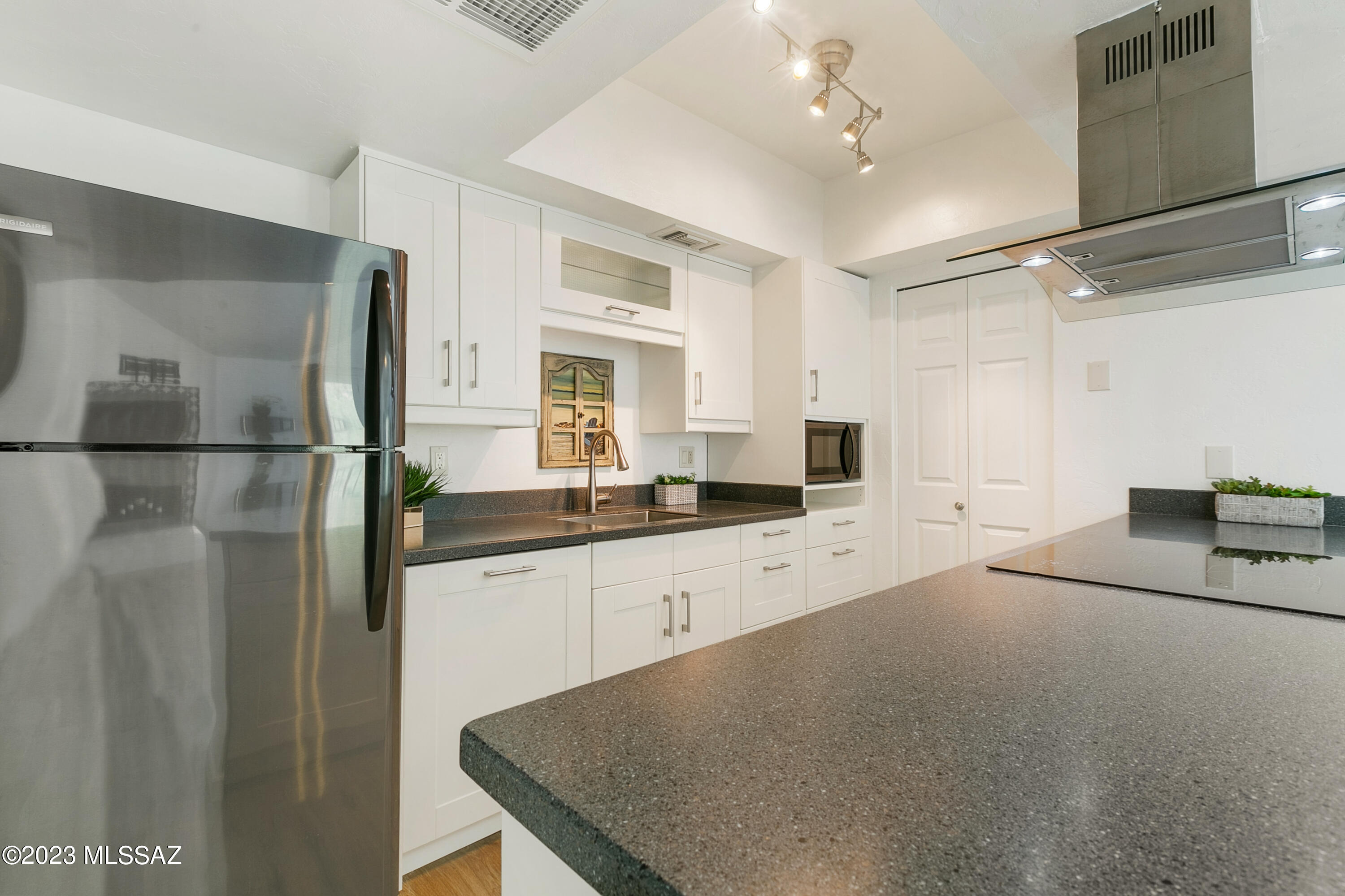 1200 East River Road, Unit B29 Tucson, AZ 85718 - Photo 9 of 27 Gallery Image 9