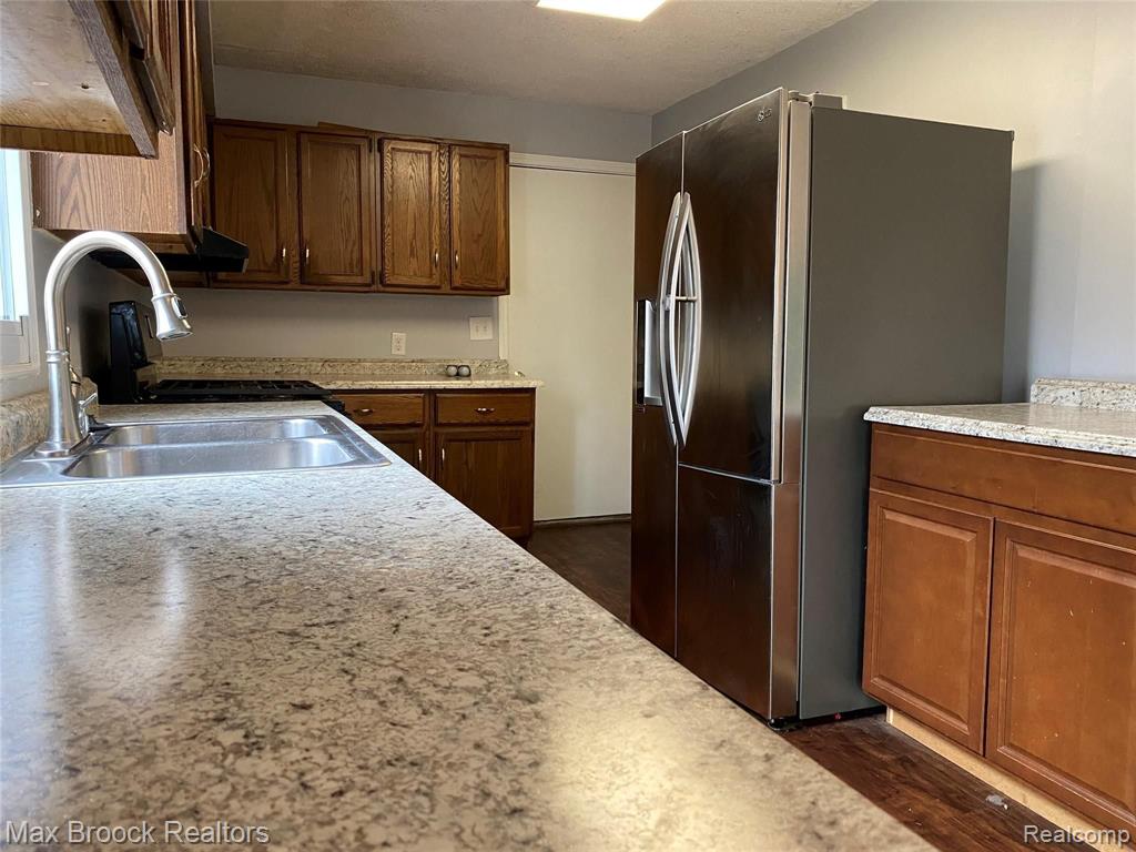 2495 Frankson Avenue Rochester Hills, MI 48307 - Photo 10 of 22