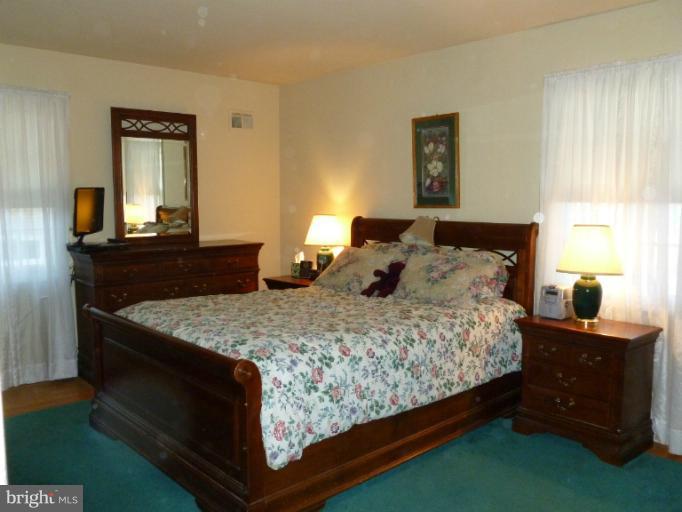 1512 Crestline Road Silver Spring, MD 20904 - Photo 3 of 29 Master bedroom/Hard wood floors