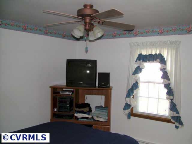 2700 Irwin Road Prince George, VA 23875 - Photo 8 of 10 Studio/Study/Office - second bedroom is currently used as office