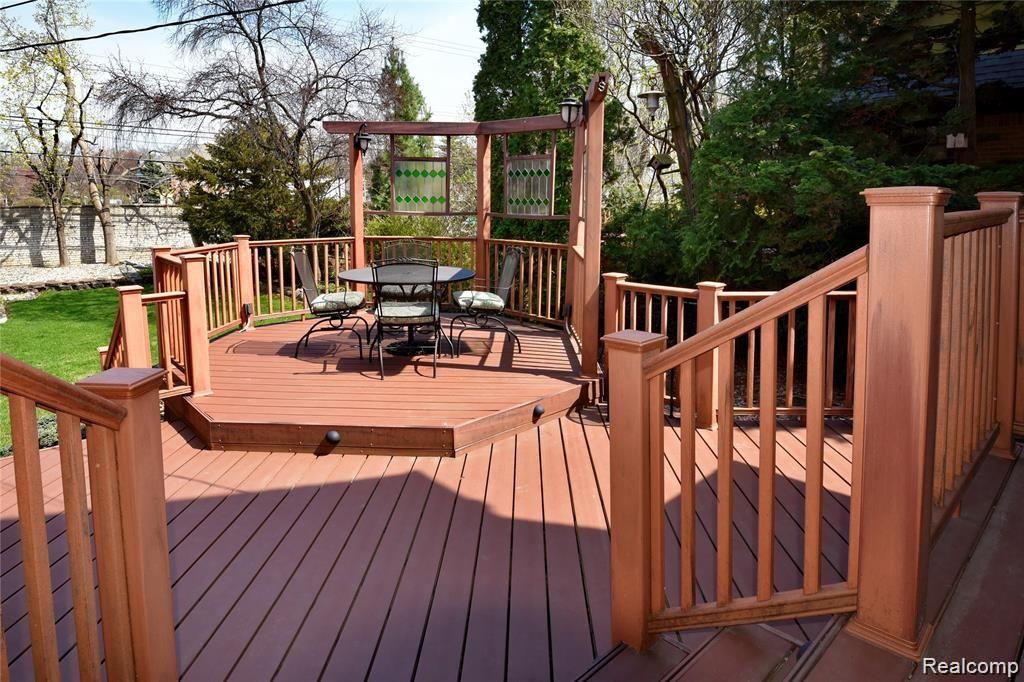 26764 York Road Huntington Woods, MI 48070 - Photo 37 of 45