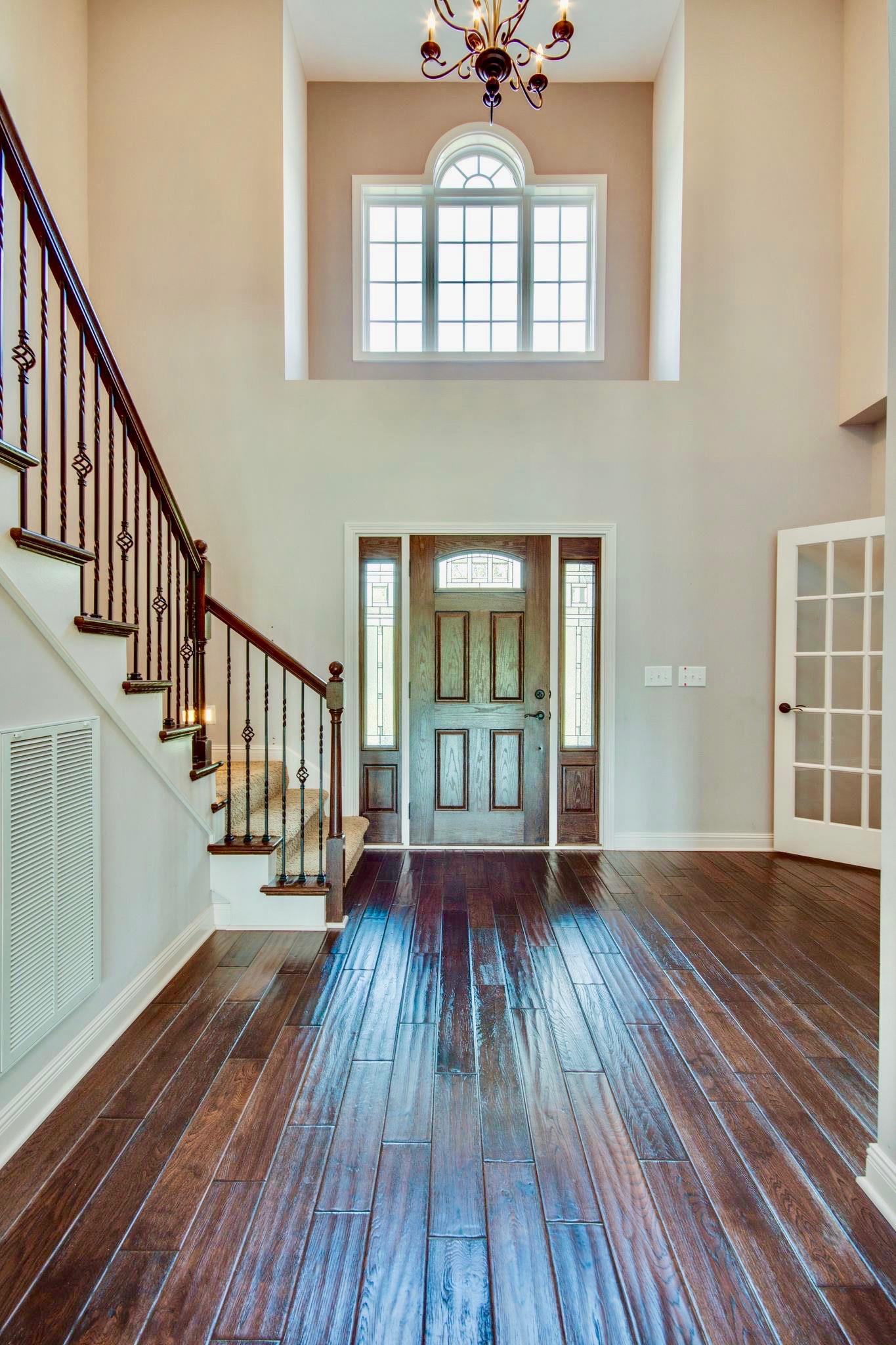 11187 South Windrow Road Rockvale, TN 37153 - Photo 4 of 26 Enter into a a very warm and inviting home.