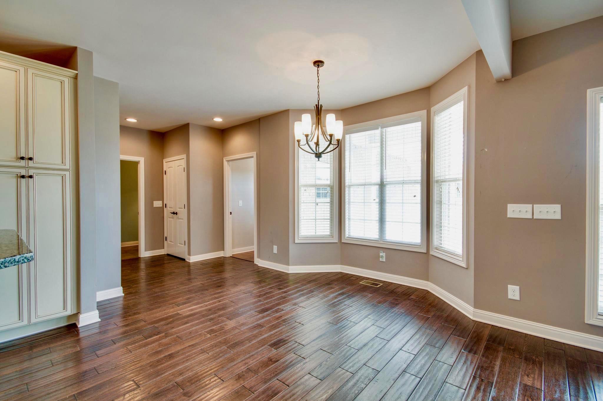 11187 South Windrow Road Rockvale, TN 37153 - Photo 7 of 26 Enjoy your coffee in this breakfast area with great light.
