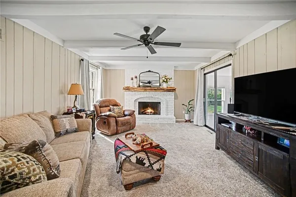 $469,900 | 400 Appaloosa Drive, Raymore, MO 64083