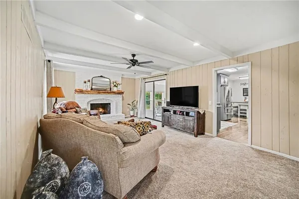 $469,900 | 400 Appaloosa Drive, Raymore, MO 64083