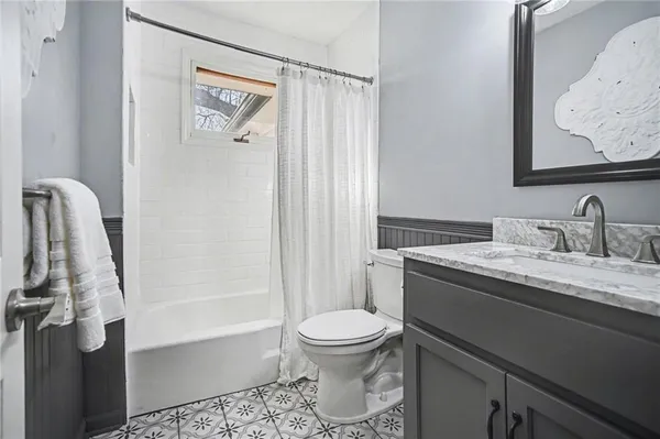 $469,900 | 400 Appaloosa Drive, Raymore, MO 64083