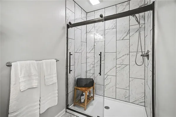 $469,900 | 400 Appaloosa Drive, Raymore, MO 64083