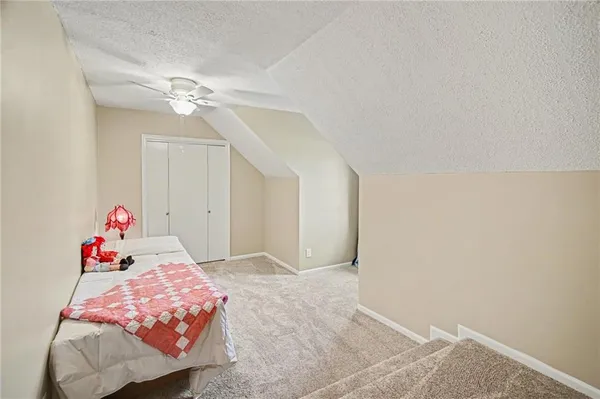 $469,900 | 400 Appaloosa Drive, Raymore, MO 64083