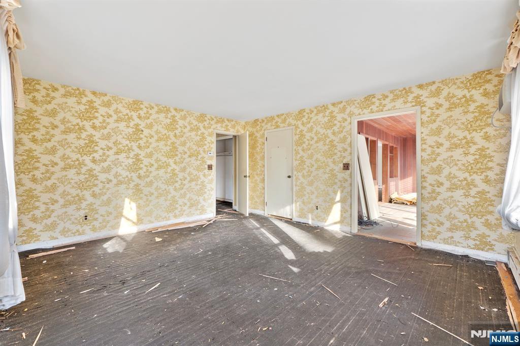 20 Hidden Glen Road Upper Saddle River, NJ 07458 - Photo 15 of 36