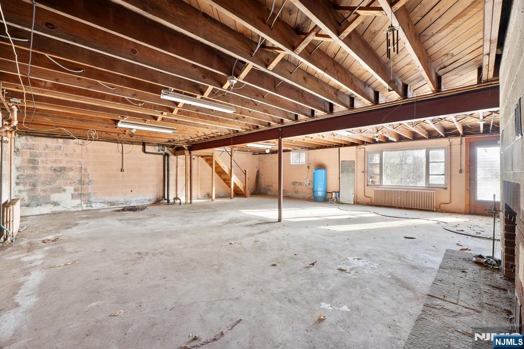 20 Hidden Glen Road Upper Saddle River, NJ 07458 - Photo 23 of 36