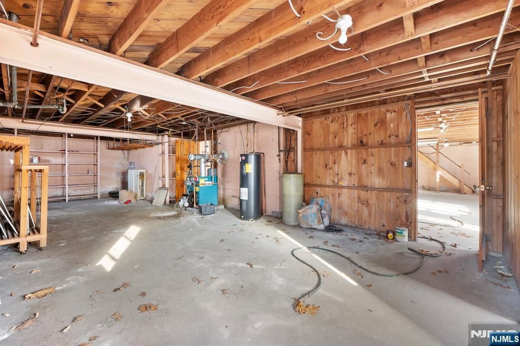 20 Hidden Glen Road Upper Saddle River, NJ 07458 - Photo 24 of 36