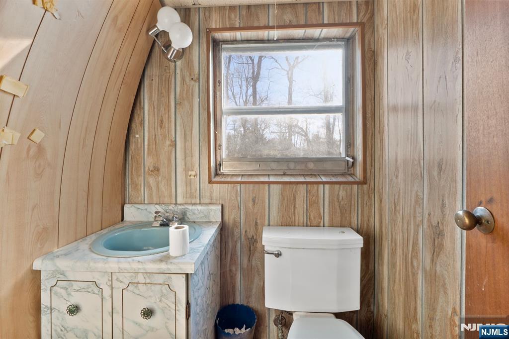 20 Hidden Glen Road Upper Saddle River, NJ 07458 - Photo 25 of 36