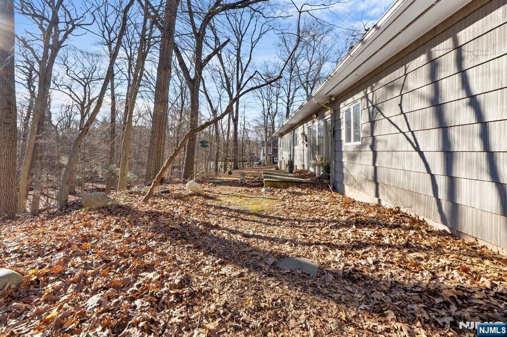 20 Hidden Glen Road Upper Saddle River, NJ 07458 - Photo 34 of 36