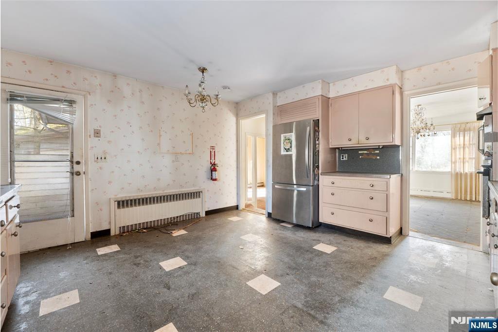 20 Hidden Glen Road Upper Saddle River, NJ 07458 - Photo 4 of 36