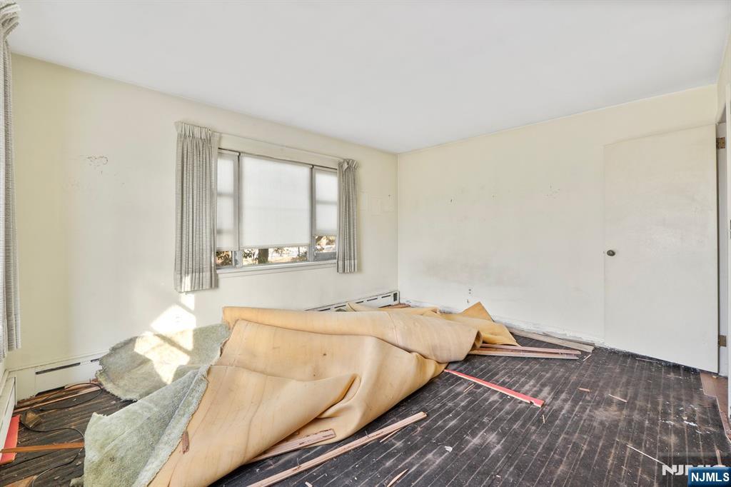 20 Hidden Glen Road Upper Saddle River, NJ 07458 - Photo 10 of 36