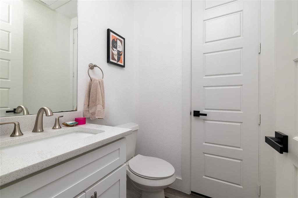 449 South Rayner Street Fort Worth, TX 76111 - Photo 11 of 40 Gallery Image 11