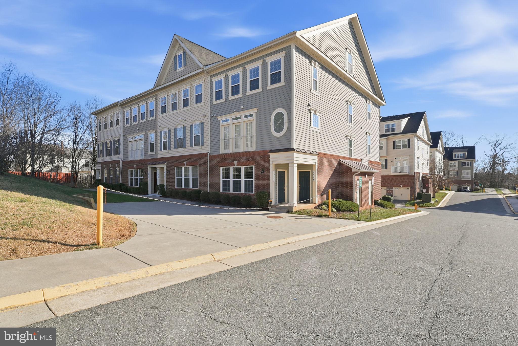 4936 Dane Ridge Circle Woodbridge, VA 22193 - Photo 2 of 41