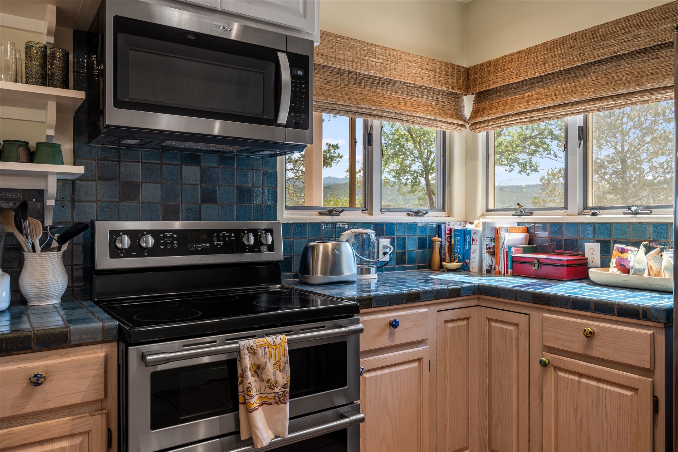 933 Stagecoach Road Santa Fe, NM 87501 - Photo 18 of 39 Kitchen