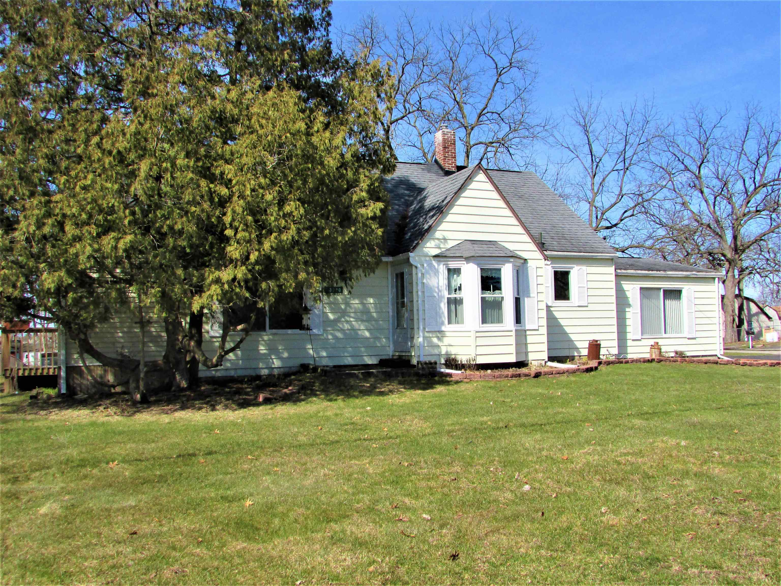 13520 Fenton Fenton, MI 48430 - Photo 2 of 37 50105182-1.JPG