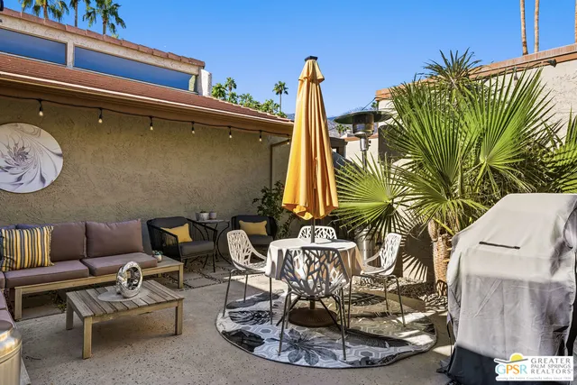a view of a livingroom with furniture
