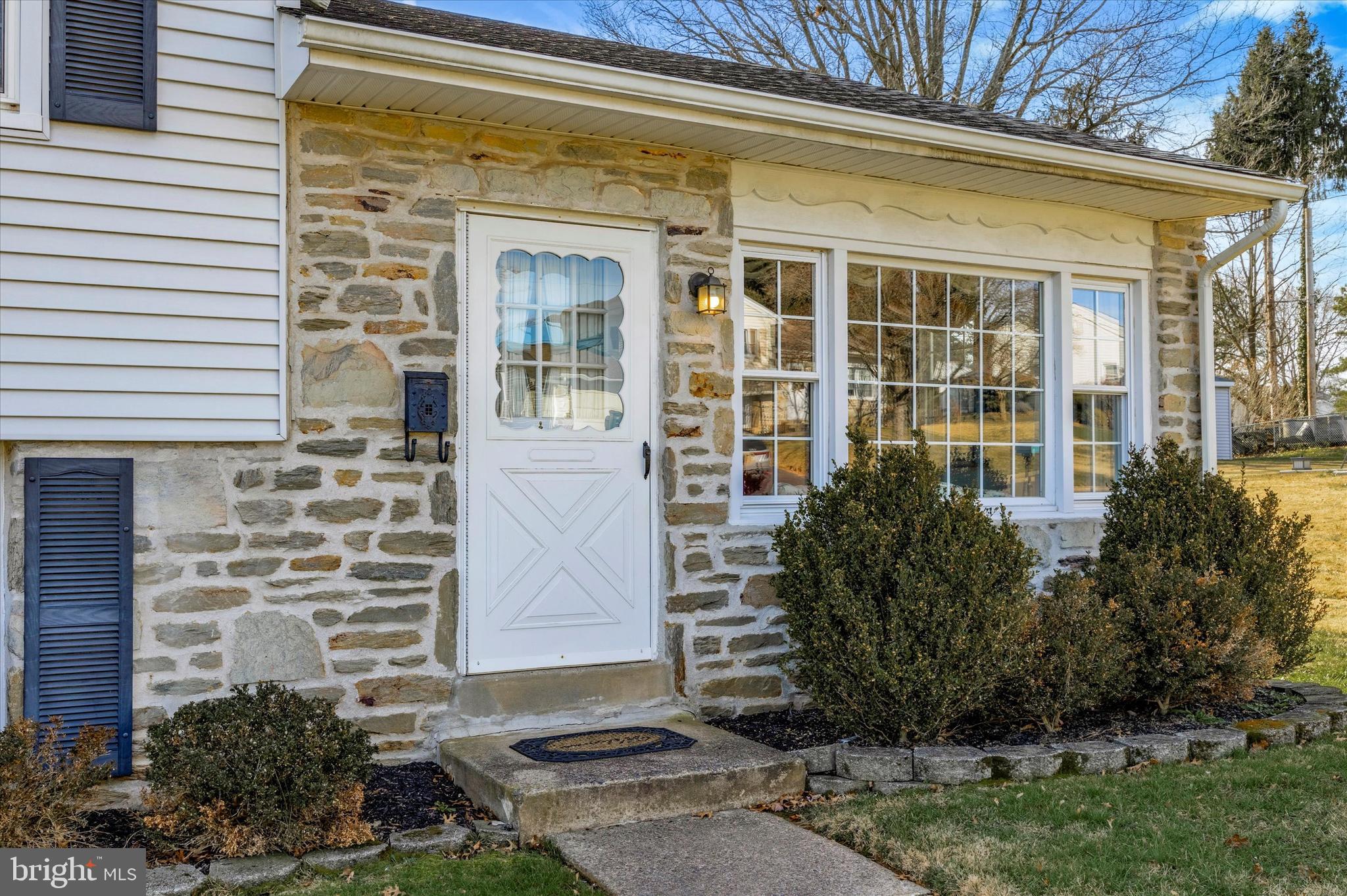 618 Paddock Road Southampton, PA 18966 - Photo 3 of 23 Gallery Image 3