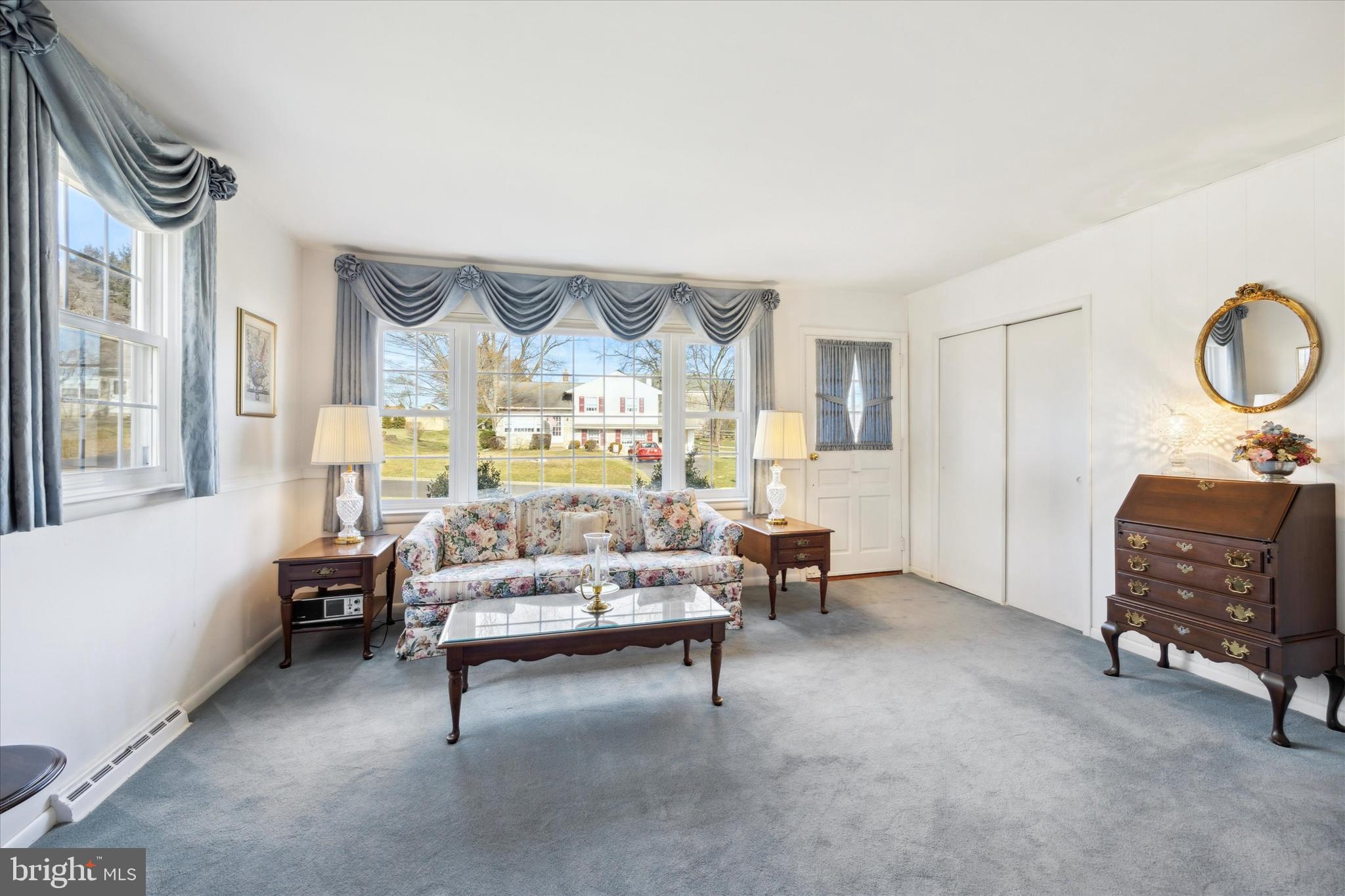618 Paddock Road Southampton, PA 18966 - Photo 4 of 23 Gallery Image 4