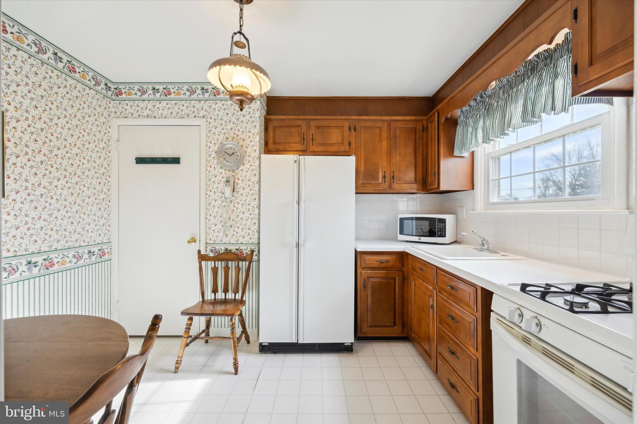 618 Paddock Road Southampton, PA 18966 - Photo 8 of 23 Gallery Image 8