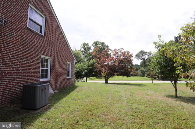 $443,000 | 205 Governors Drive, Wallingford, PA 19086