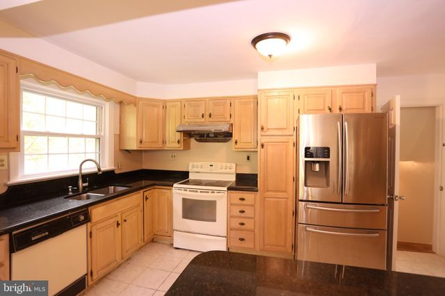 $443,000 | 205 Governors Drive, Wallingford, PA 19086