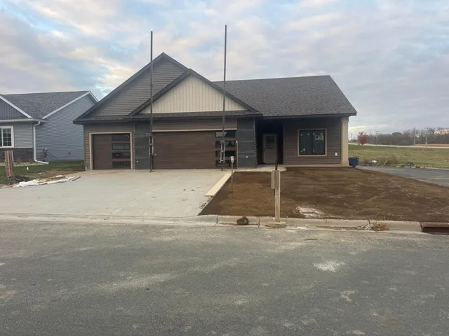 $429,900 | 102 Fairway Street, Zumbrota, MN 55992