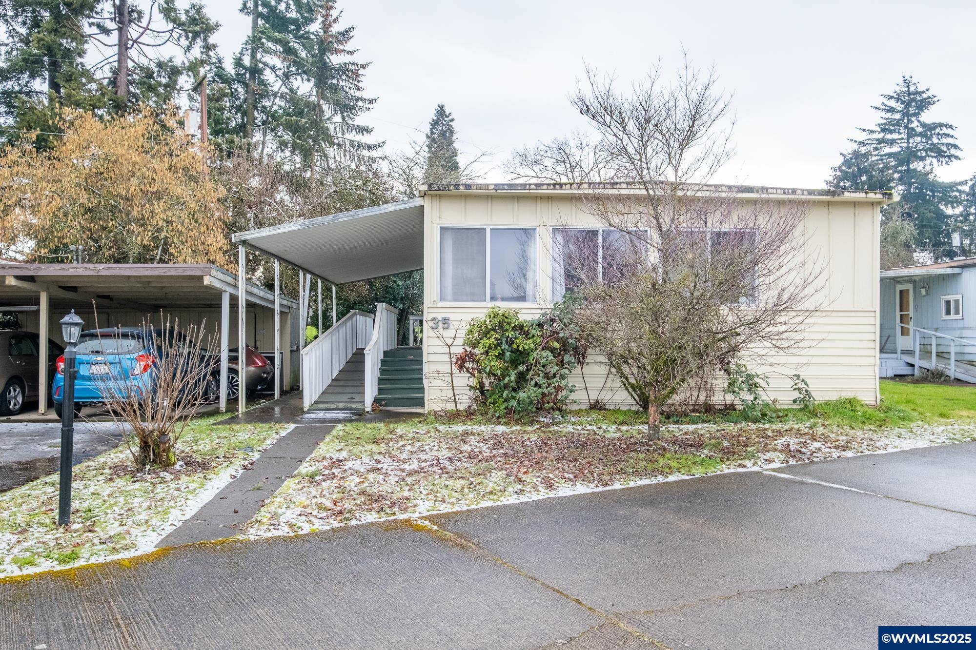 204 Cascade Drive, Unit 35 Lebanon, OR 97355 - Photo 1 of 28
