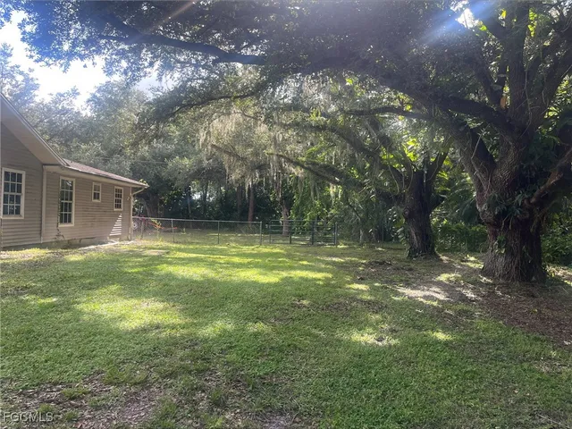 $429,000 | 435 Trader Road, Fort Denaud, FL 33935