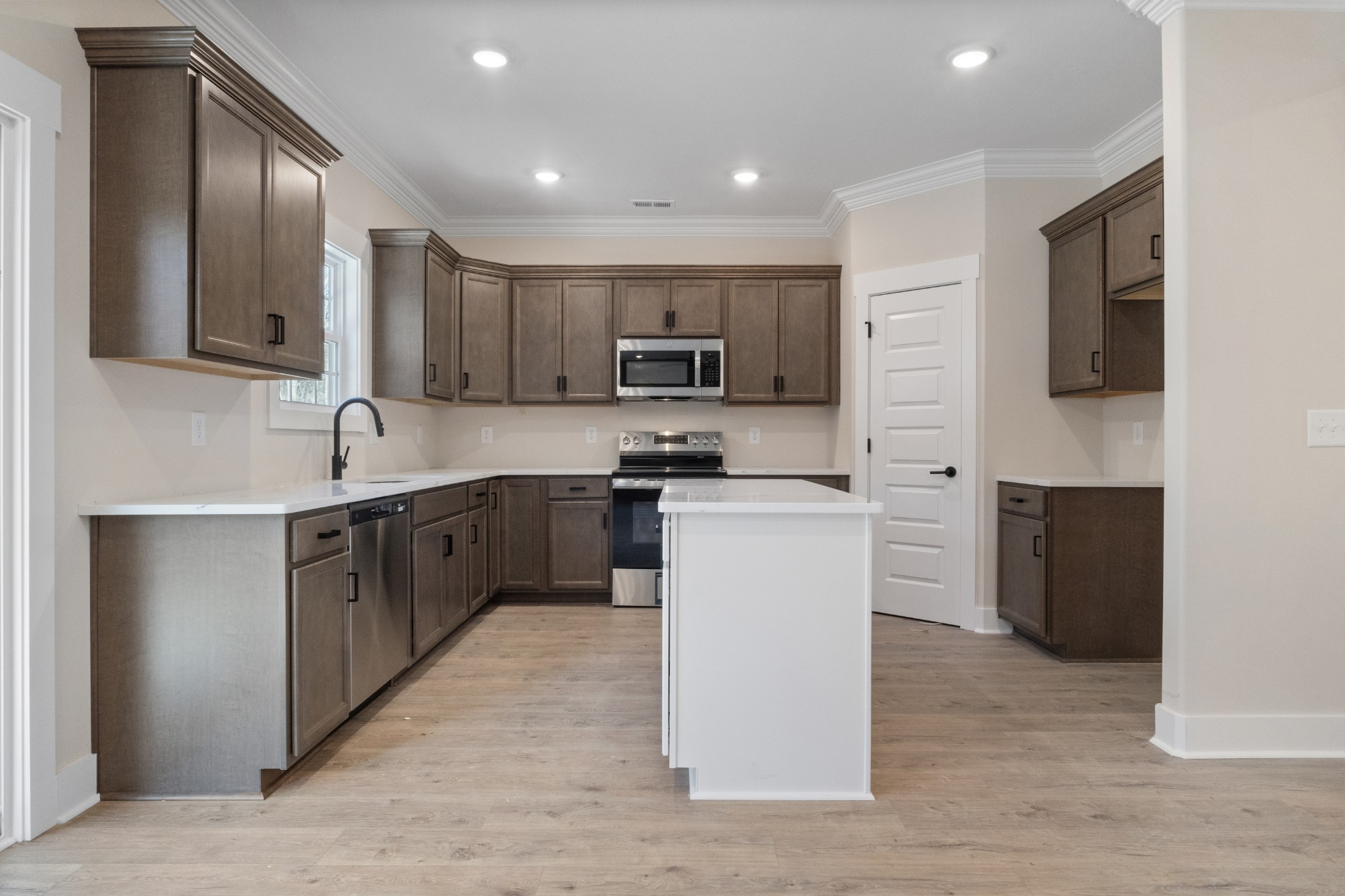388 Durham Road Clarksville, TN 37043 - Photo 8 of 34