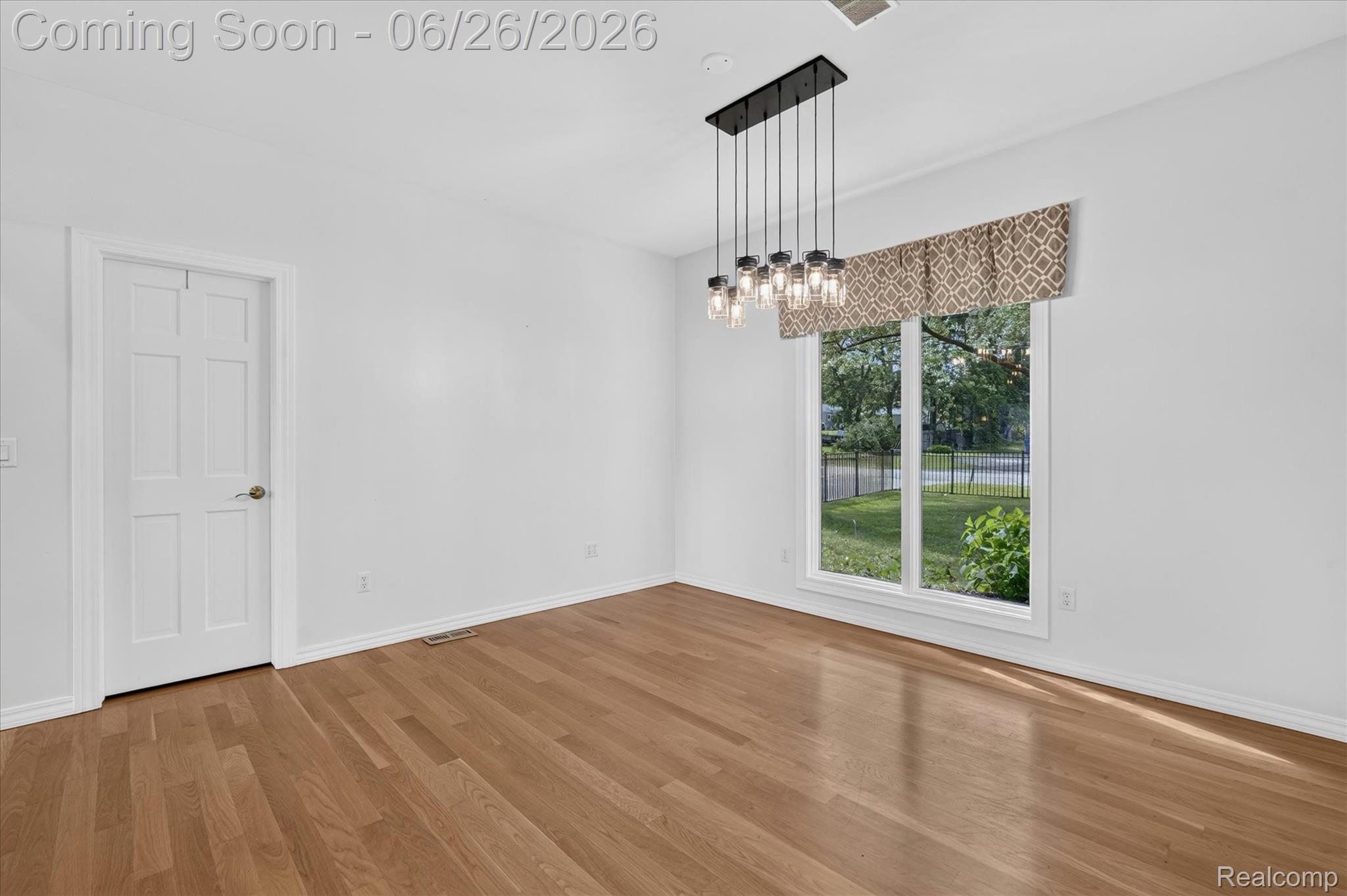 3478 Lexington Road Waterford, MI 48328 - Photo 19 of 52 26-3478-Lexington-Dr-Waterford-Township-MI-48328-WindowStill.jpg