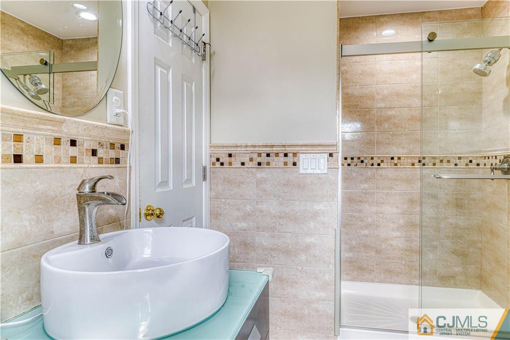 51 Meredith Road Edison, NJ 08817 - Photo 28 of 40