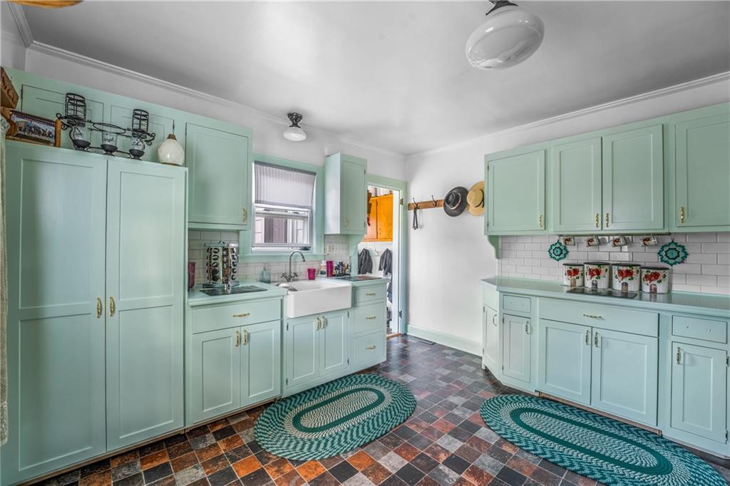 332 Pulaski Road Pulaski, PA 16143 - Photo 15 of 33