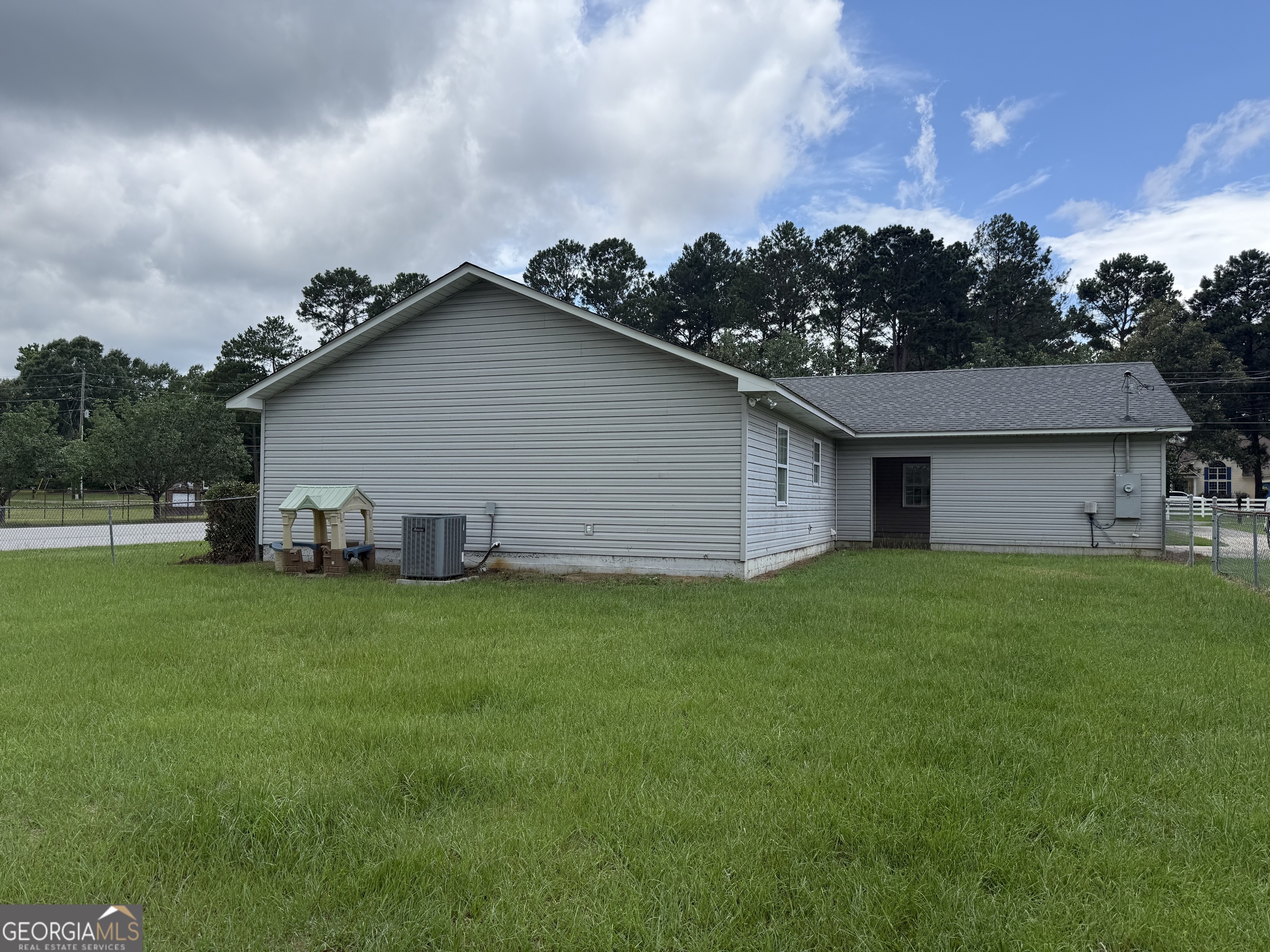 136 Trinity Road Dublin, GA 31021 - Photo 6 of 31