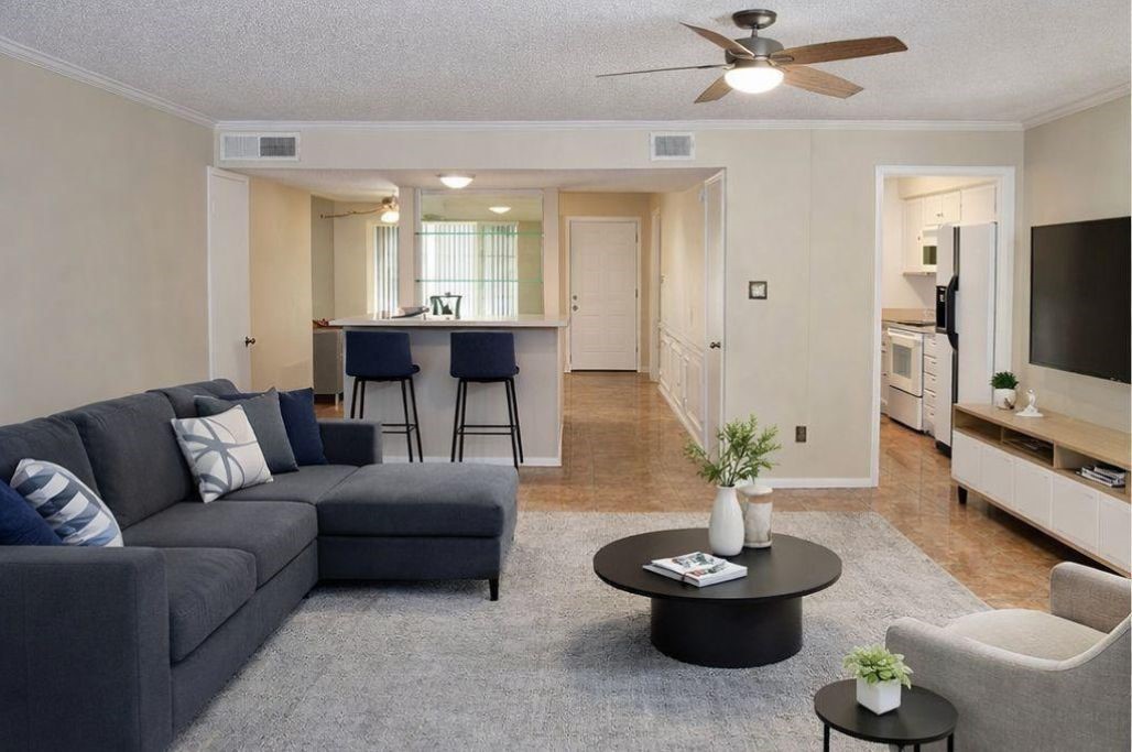 8351 Ariel Street Houston, TX 77074 - Photo 2 of 14