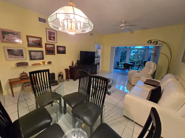 $2,000 | 5084 Rose Hill Drive, Unit 1103, Boynton Beach, FL 33437