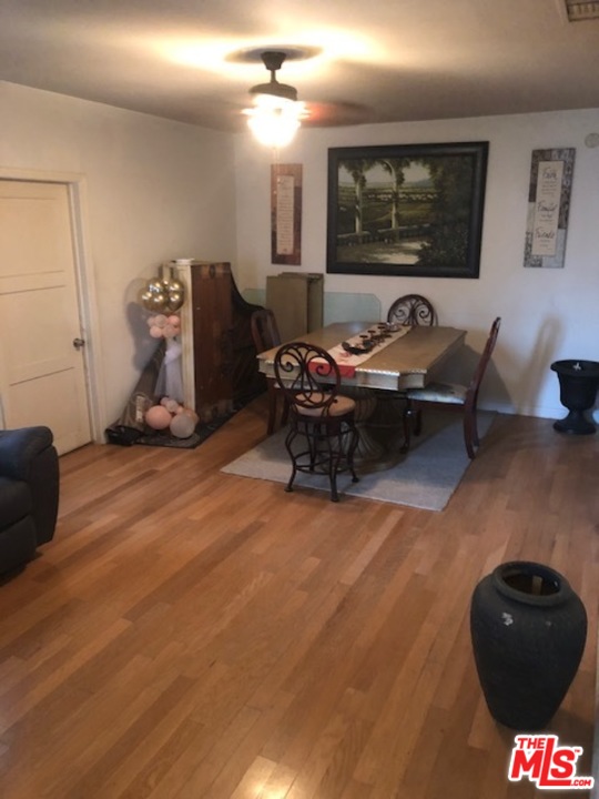 19924 Welby Way Canoga Park, CA 91306 - Photo 3 of 9