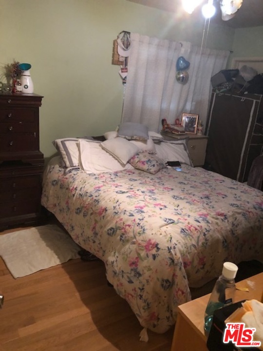 19924 Welby Way Canoga Park, CA 91306 - Photo 4 of 9