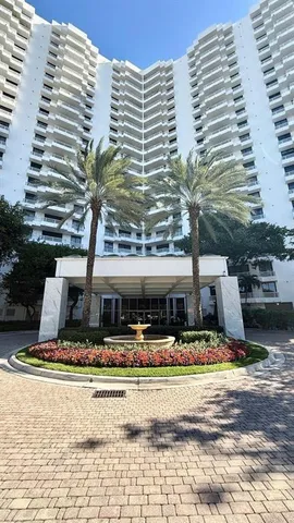 $2,999 | 3300 Northeast 192 Street, Unit 1901, Miami, FL 33180