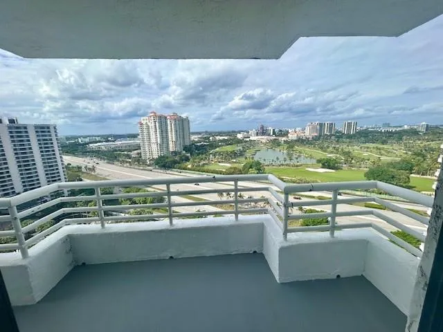 $2,999 | 3300 Northeast 192 Street, Unit 1901, Miami, FL 33180