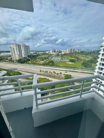 $2,999 | 3300 Northeast 192 Street, Unit 1901, Miami, FL 33180