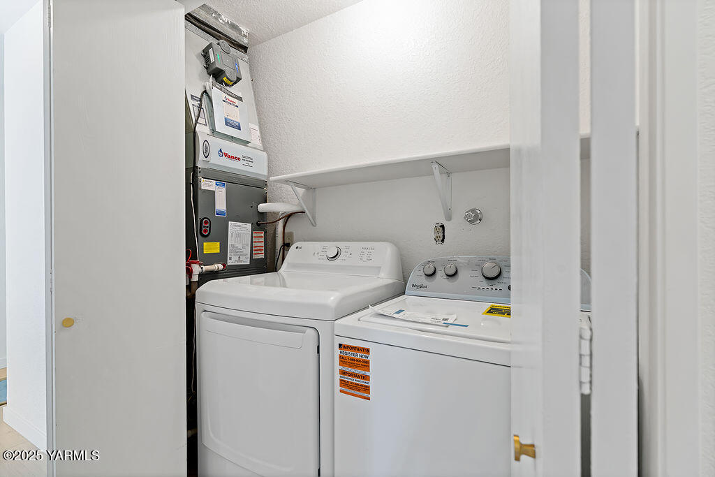 4401 Henning Street Yakima, WA 98901 - Photo 20 of 24 new washer and dryer