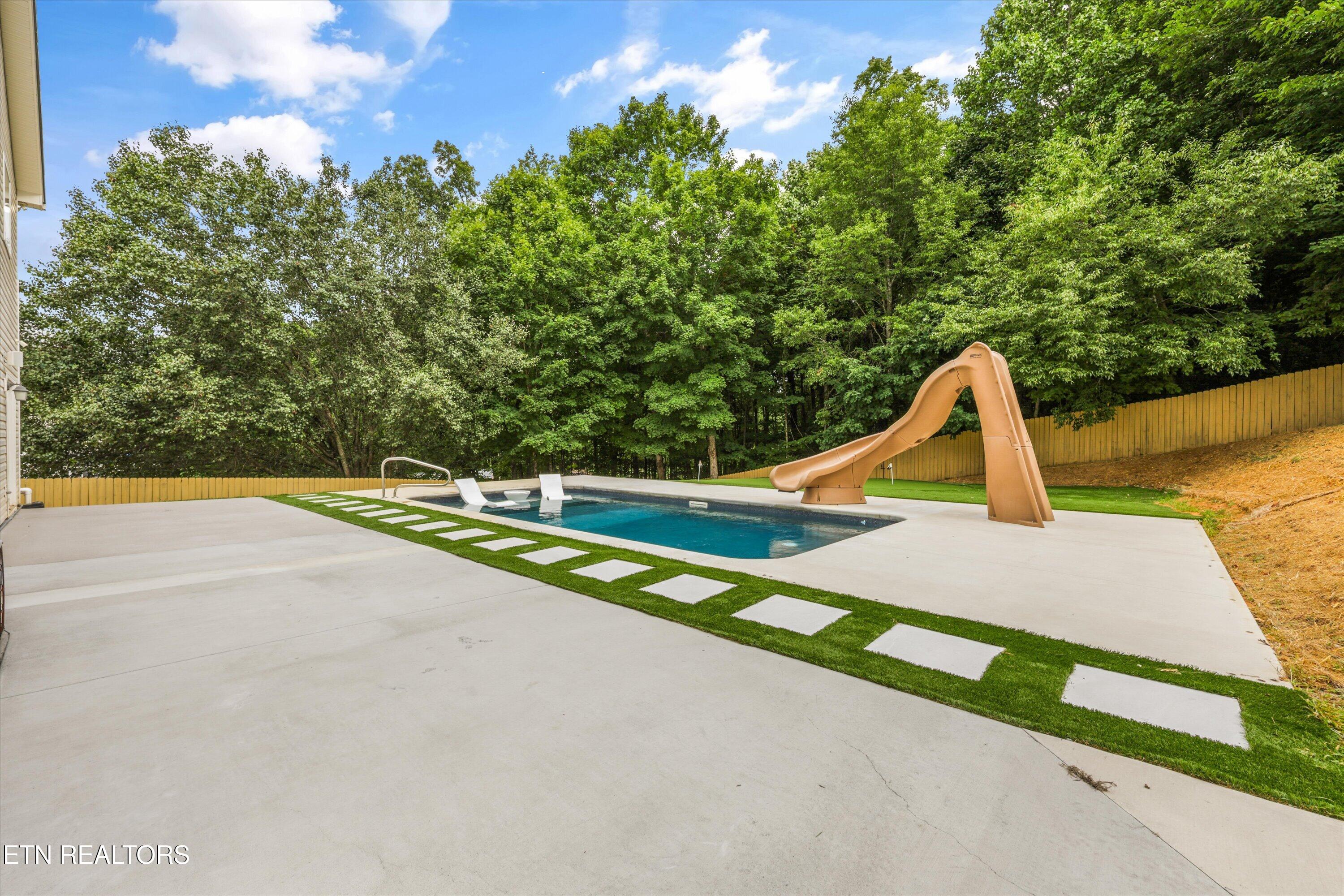 8300 Foxworth Trail Powell, TN 37849 - Photo 3 of 43 38-8300 Foxworth Trail 21