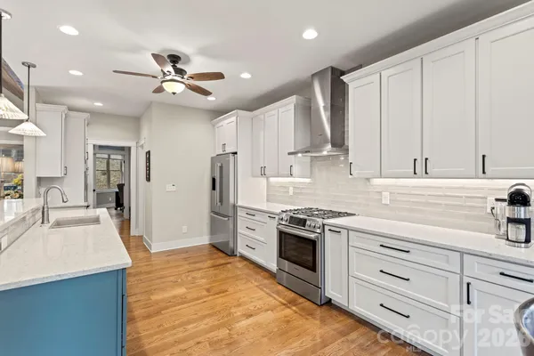 $1,375,000 | 719 Overlook Drive, Flat Rock, NC 28731